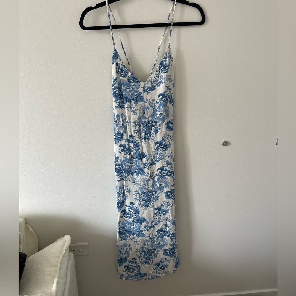 Reformation Floral Blue and White Dress - Picture 3 of 9